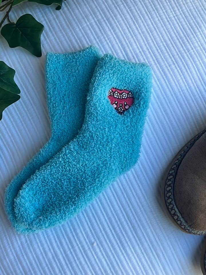 Chaussette duveteuse BT21 Flower Power Tata pour la vente par Peony Lee Art