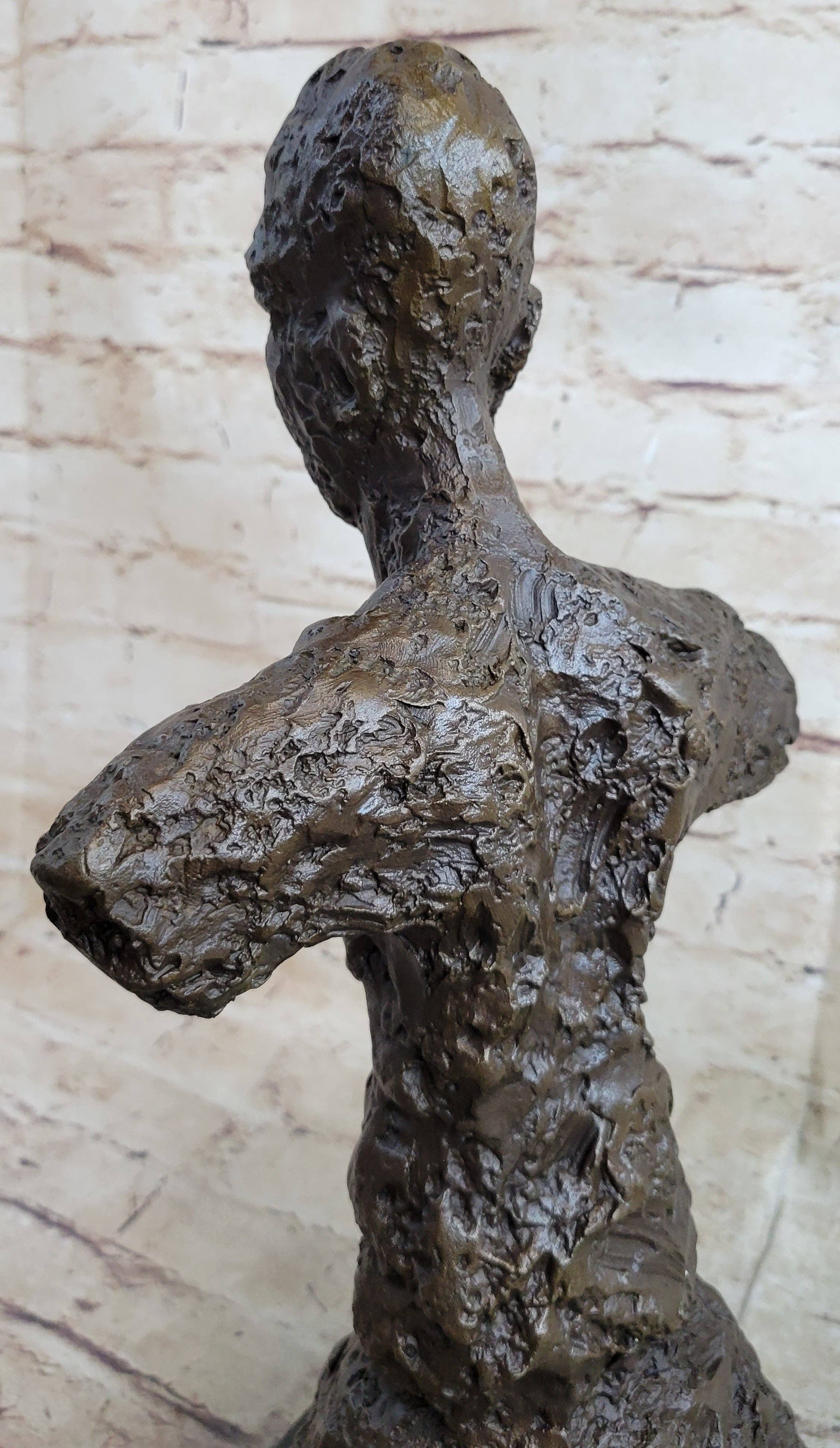 Bronzhaus - Wholesale Beeldje/beeldhouwwerk - Buste van Diego Surrealistische mannelijke sculptuur Bronzen standbeeld van Alberto Giacometti 15" x 7"8