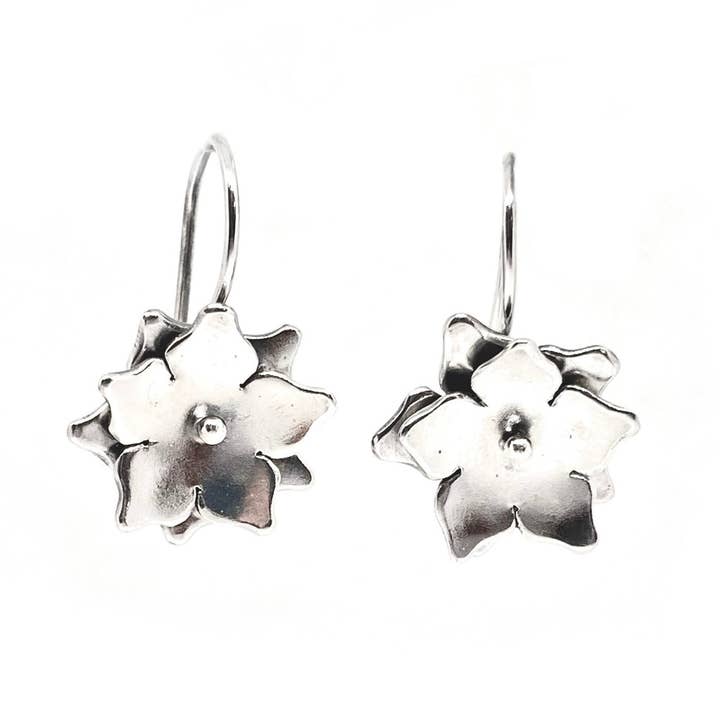Boucles d'oreilles en forme de fleur en argent sterling pour la vente par Alison Morse