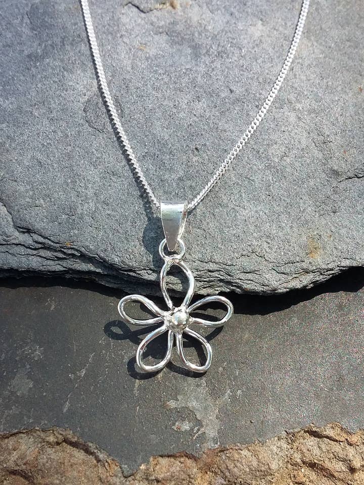 P487BC-Wirework daisy pendant for wholesale by Bluelily925silver