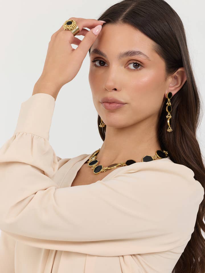 Boucles d'oreilles longues Sahar pour la vente par House of Tuhina, US