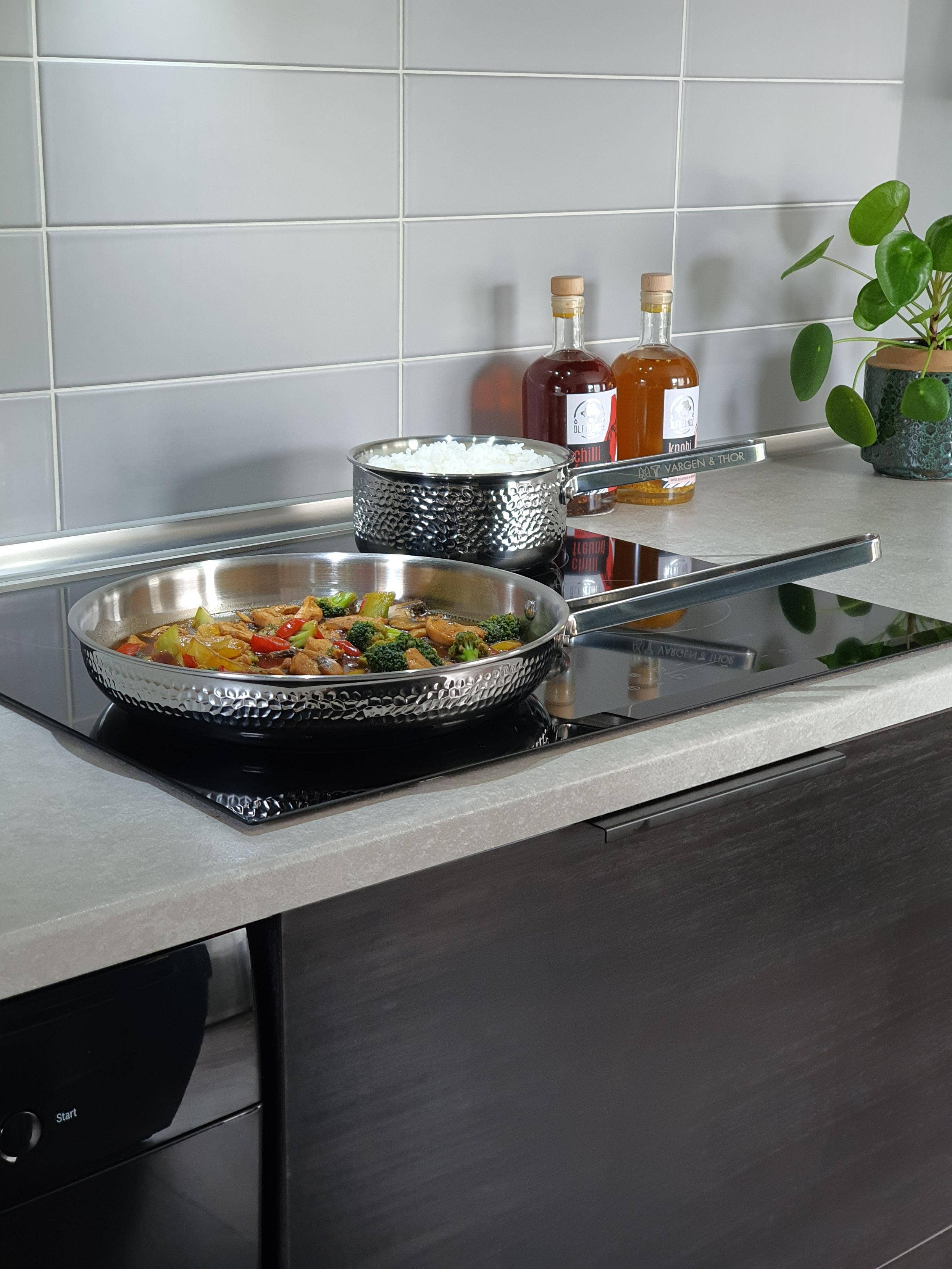 Vargen & Thor – Großhandel Pfanne – MODELL Mb Bratpfanne – 28 cm, Froststick.2 (Polierter Stahl)8