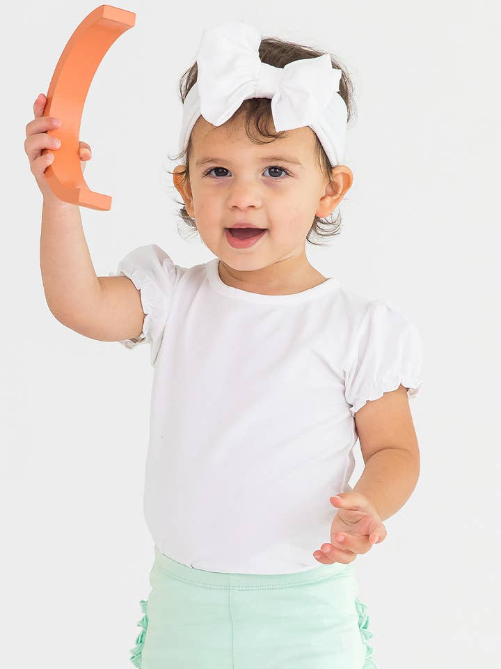 Baby Girls White Knit Puff Short Sleeve Bodysuit
for wholesale on Faire9