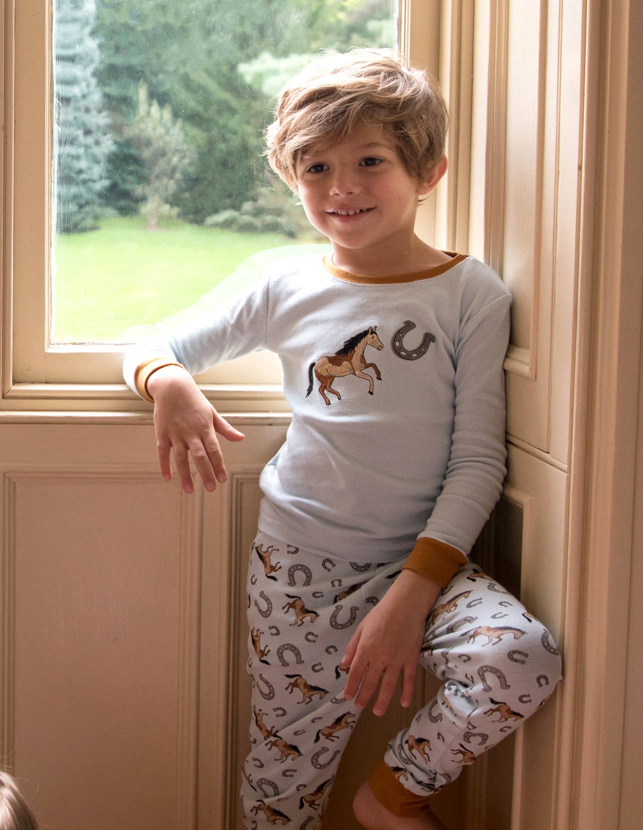 Leveret Pajamas - Venta al por mayor Conjunto de pijama - Niños - Pijama de algodón para niños de dos piezas con estampado de caballos y unicornios1