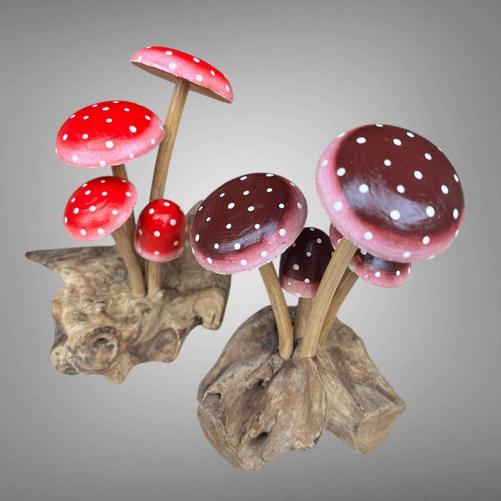 Batik Indah - Wholesale Decorative Tabletop Object - Painted carved 4 mushrooms on a wood stand - 15 cm