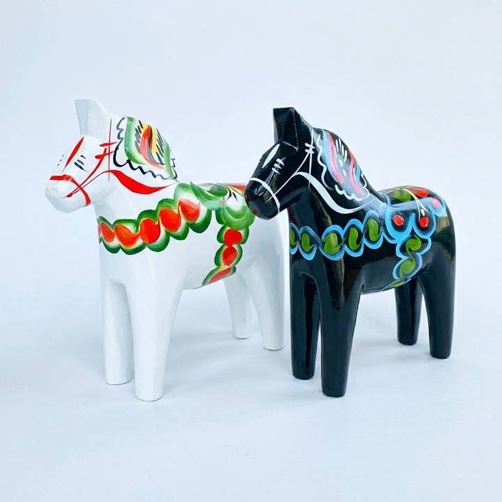 Cheval Dala noir et blanc (Toutes les tailles) - Fabriqué en Suède pour la vente par Dalaart