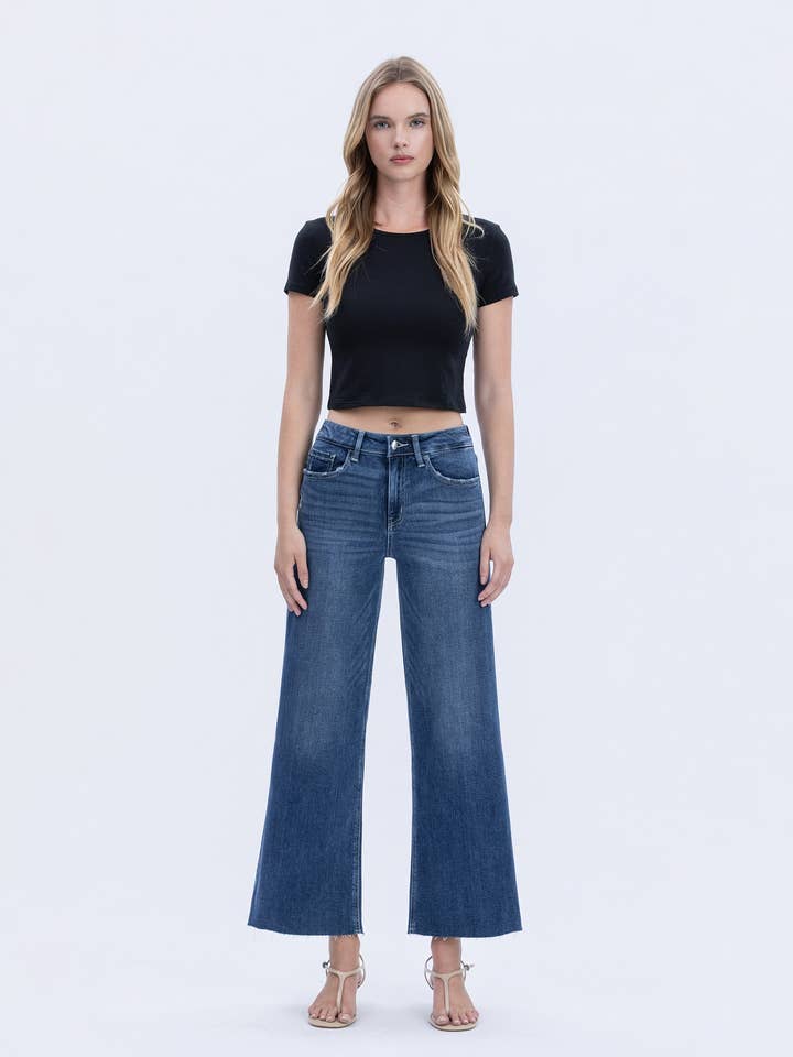 JEAN LARGE TAILLE, COUPE ÉPURÉE, OURLET BRUT, F5795 pour la vente par FLYING MONKEY