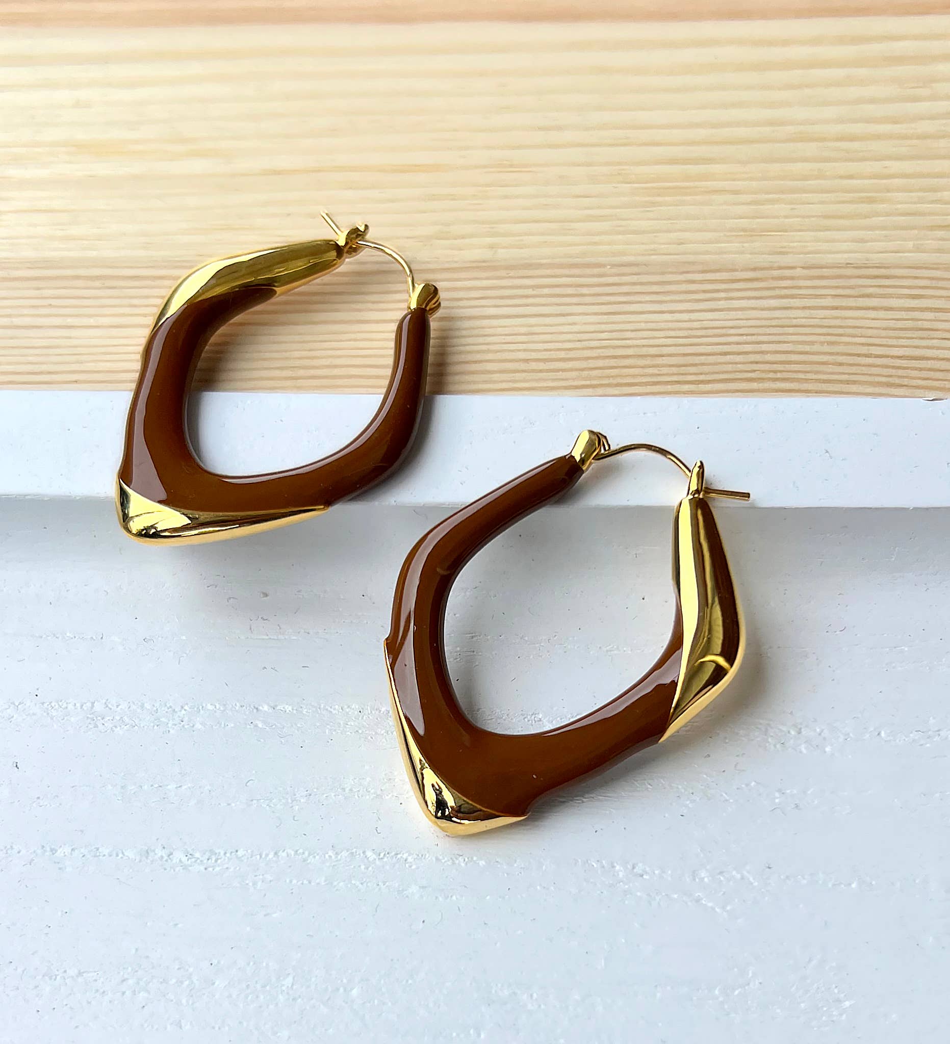 AVENS - Wholesale Hoop Earrings - 18k Gold Plated Naturel Stone Earrings
