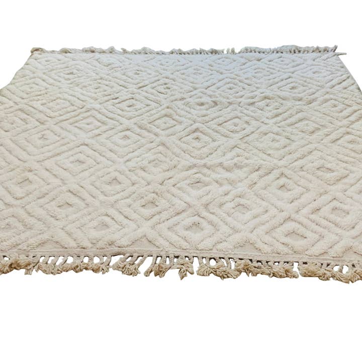 BENI OUARAIN RUGS 2022 MAROKKANISCHE TEPPICHE HANDGEFERTIGT, 250-240 cm für den Großhandel von Maroccarpets Poufs and pillows wholesale +31648976894