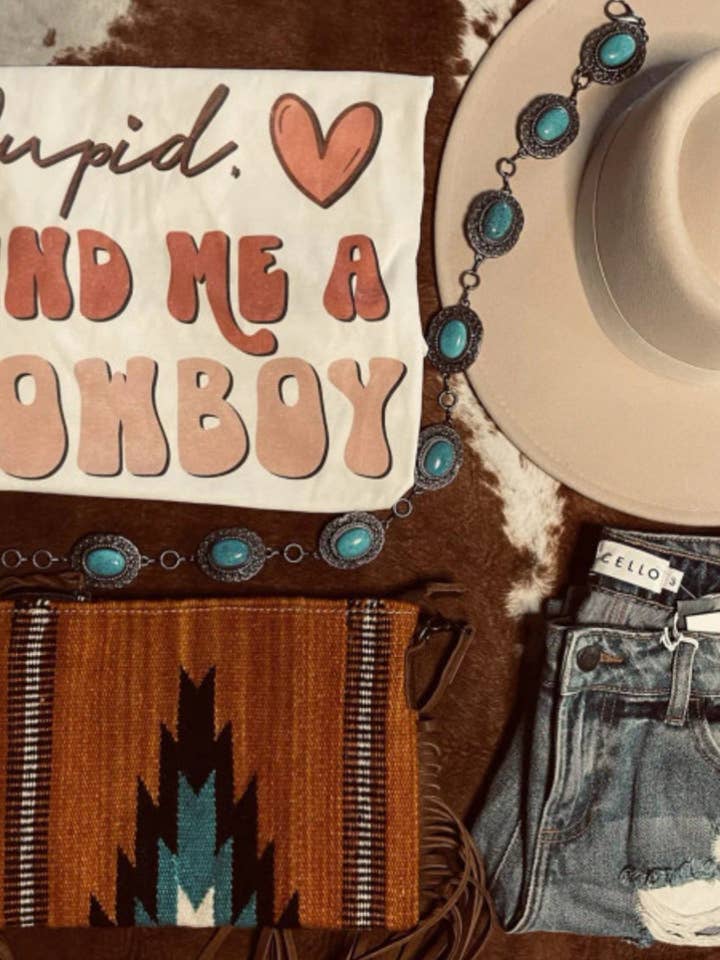 CUPIDO VIND EEN COWBOY VOOR ME voor wholesale door Sugar & Velvet Collective Wholesale