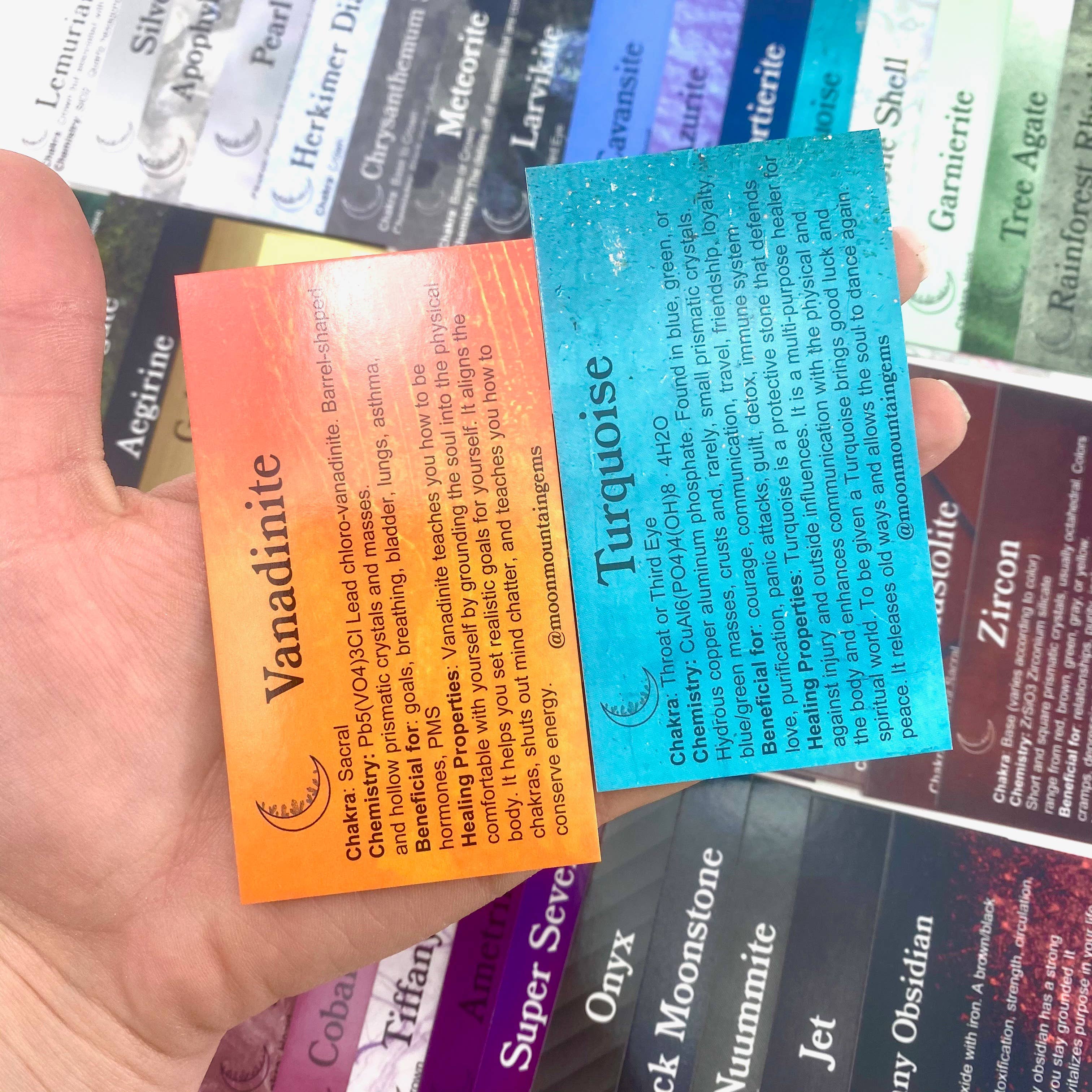 Moon Mountain Gems - Vente Cartes de tarot - Jeu de cartes de guérison par les cristaux Édition 36