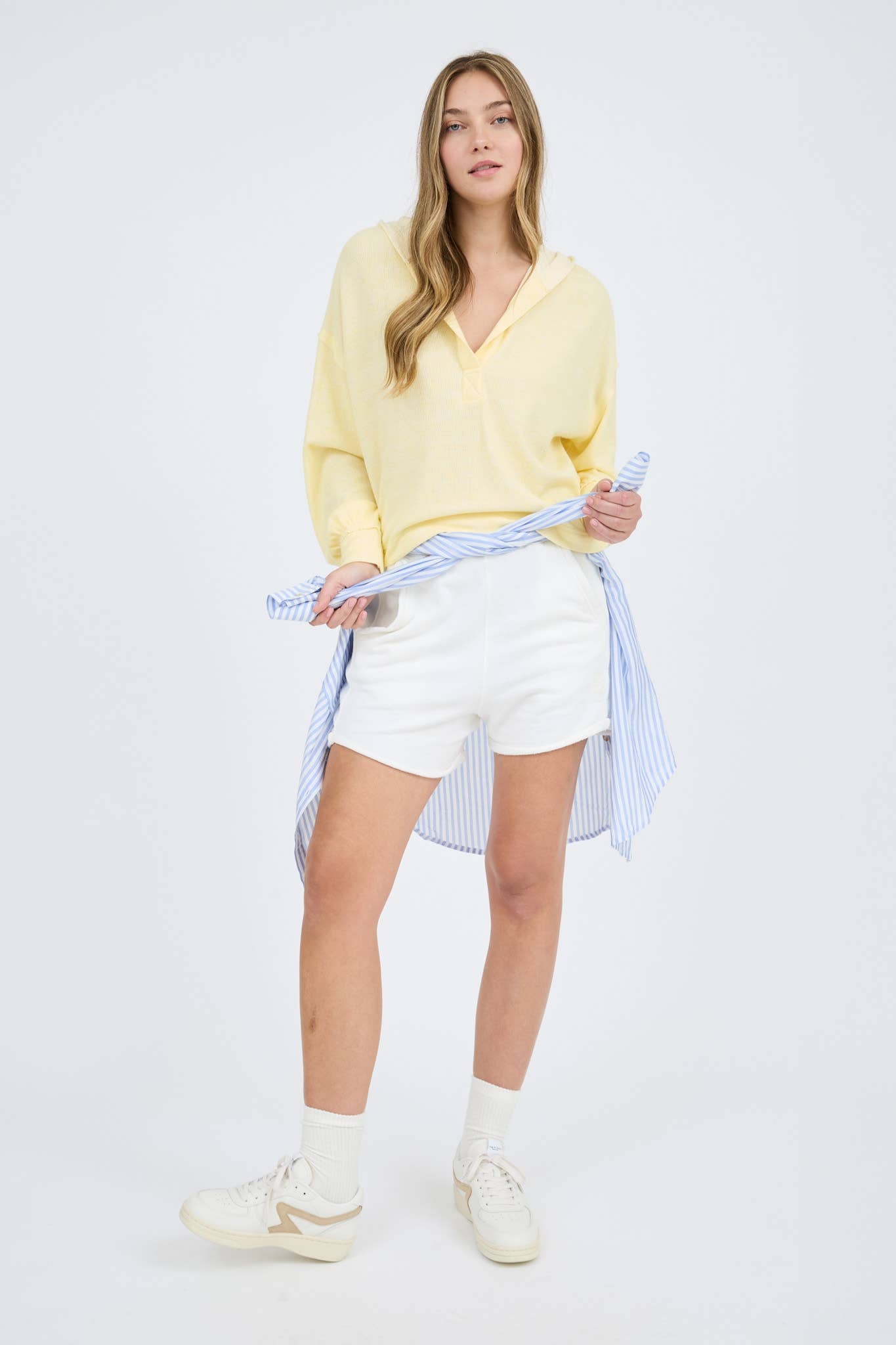 Blu Pepper – wholesale Stickad topp - Dam – Huvtröja med delad hals och långa ärmar i stickat tyg4