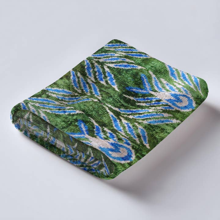 Samarra Home - Wholesale Tapestry/textile - Peacock Feather Green Velvet Ikat Handwoven Silk Fabric1