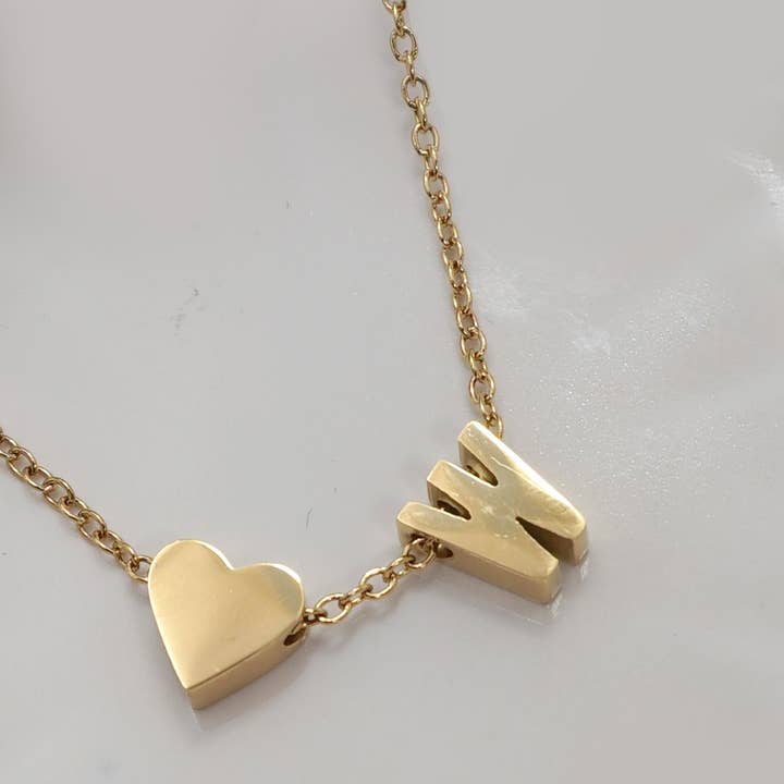 JOSSLYN by wall to wall - Wholesale Pendant/Charm Necklace - 18K STAINLESS STEEL TARNISH FREE INITIAL NECKLACE | 40NK944015