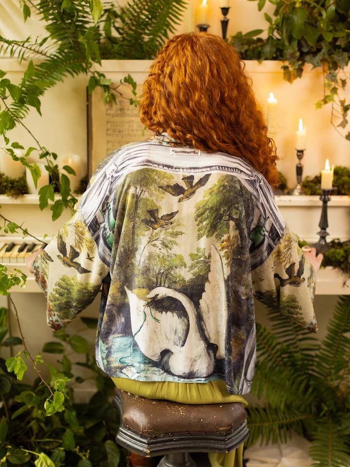 Market of Stars - Wholesale Kimono - Women's - Theatre of Dreams Pixie Duster Cropped Kimono w/ Swan