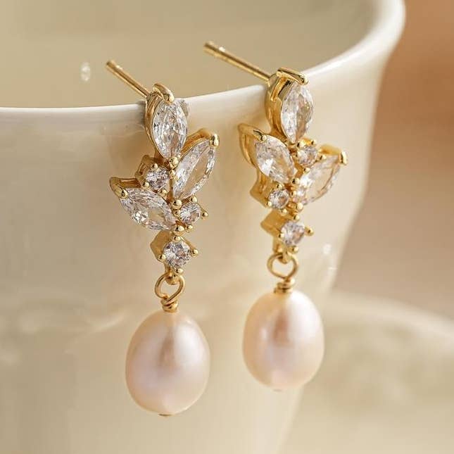 Drrtymagic – wholesale Smycken – Sötvattenspärlörhängen med kristallblad & pärlhalsband0