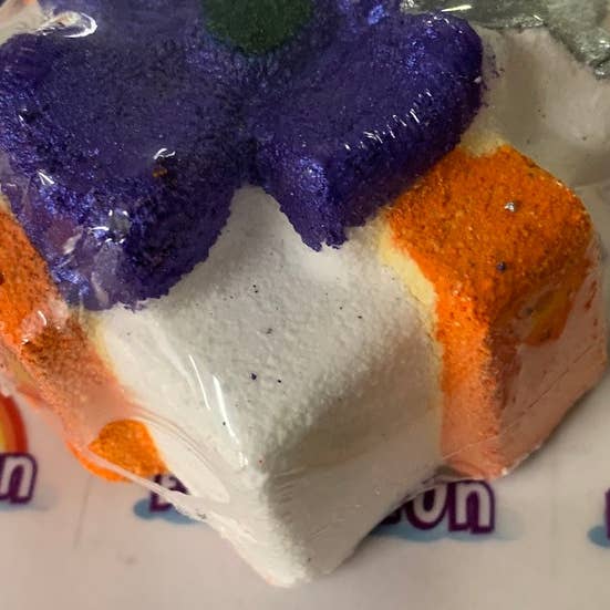 present Bath Bomb for wholesale by Fizzy fun ltd