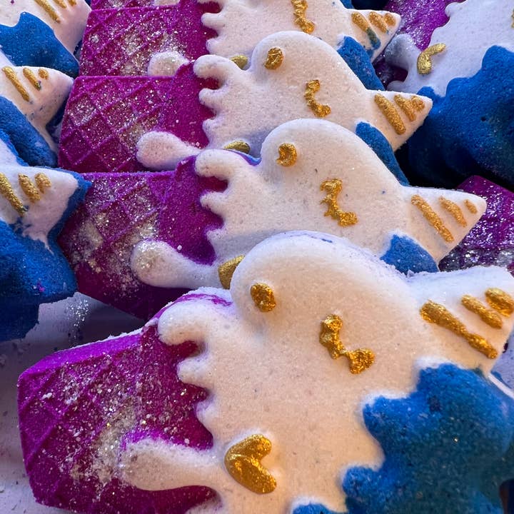 Unique creations soap company - Wholesale Bath Bomb/Fizz - UNICORN ICE CREAM bath bomb2