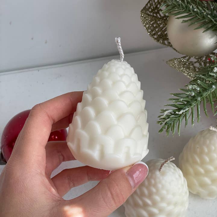 Akivodu Candles – wholesale Novelty candle – Christmas Pine Candle: Multiple Holiday Scents 2