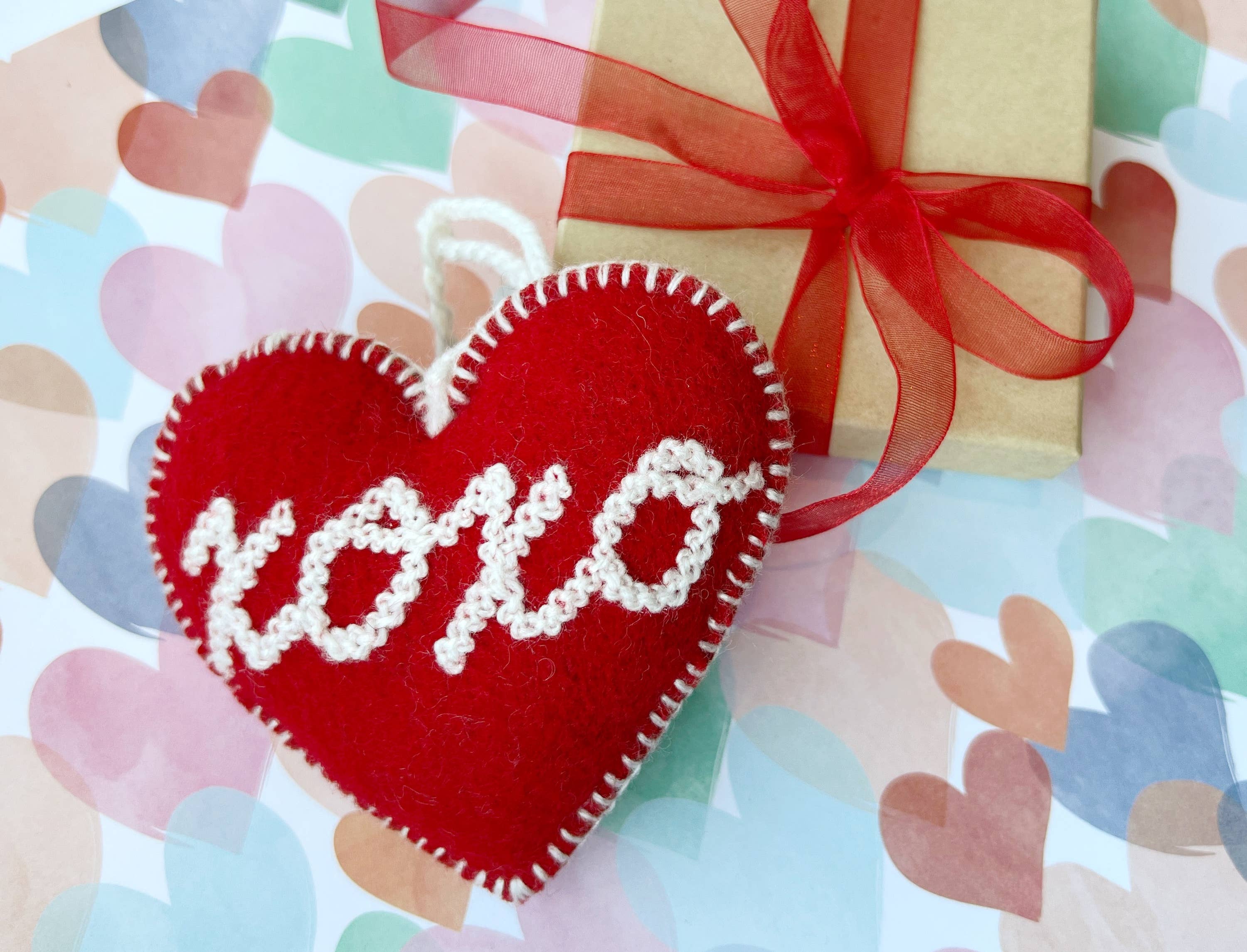 Ornaments 4 Orphans – Großhandel Verzierungs-Set – Besticktes Wollherz-Ornament Valentinstag-Trio-Bundle, 6er-Pack4