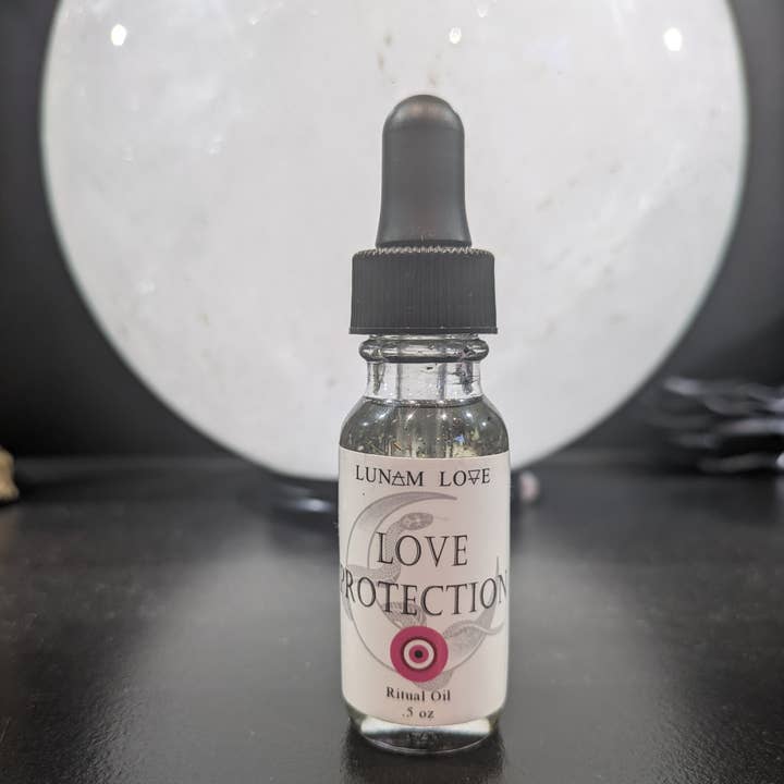 Love Protection Ritual Oil for wholesale by Lunam Love