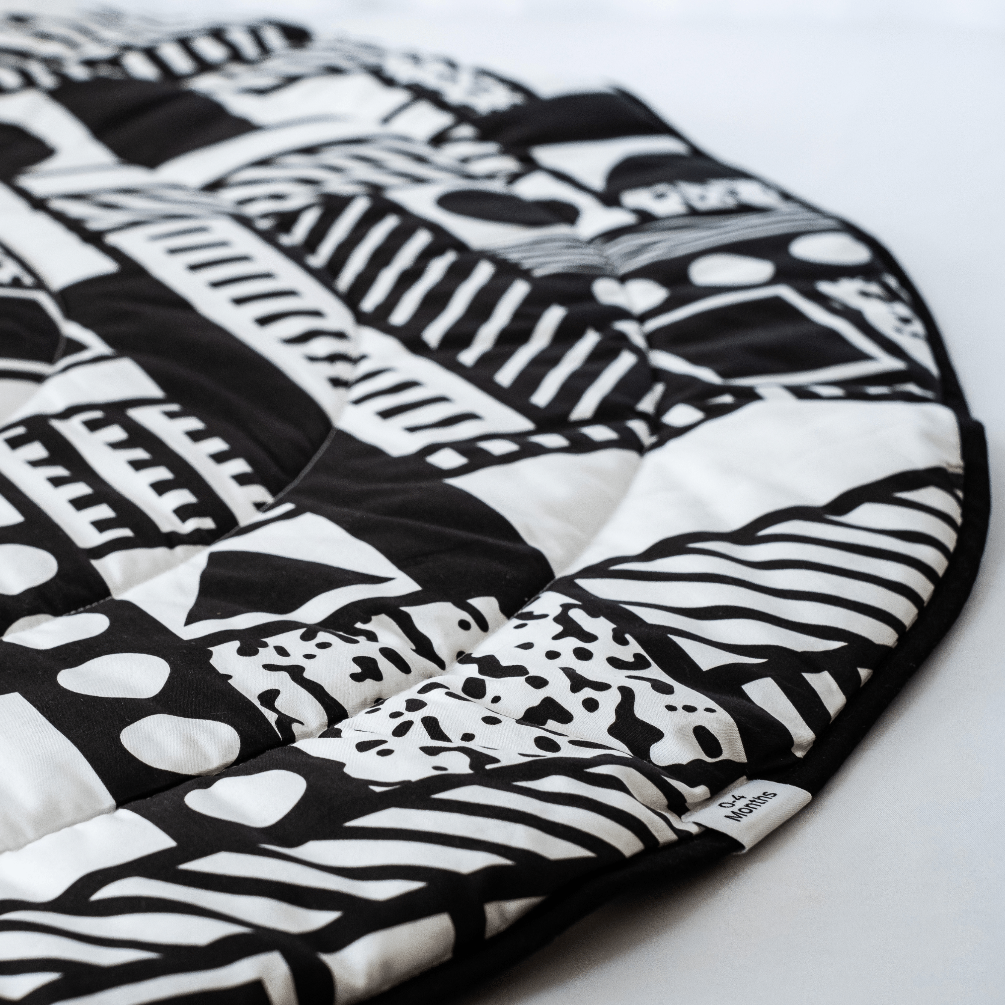 Etta Loves UK – wholesale Play mat – Kids & baby – ETTA LOVES x WALALA PLAYMAT- reversible newborn to 4 months / 5+ months6