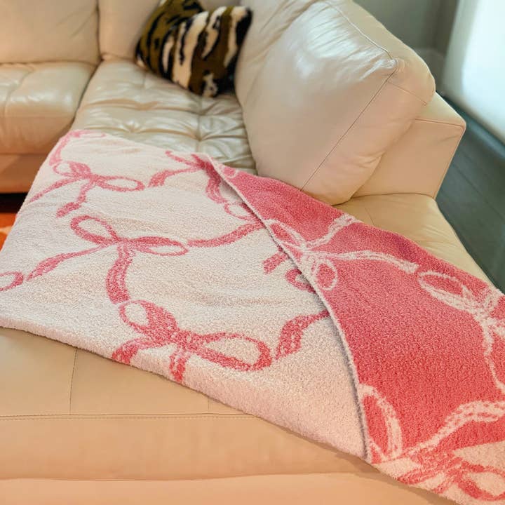 Ellison+Young - Wholesale Throw Blanket - Bow Scalloped Coziest Blanket