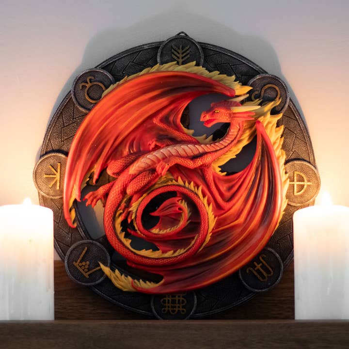 Placa de pared de resina con diseño de dragón de Beltane de Anne Stokes para venta al por mayor de Something Different Wholesale