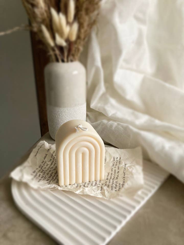 Bougie arc-en-ciel pour la vente par Suri & Co.Ch