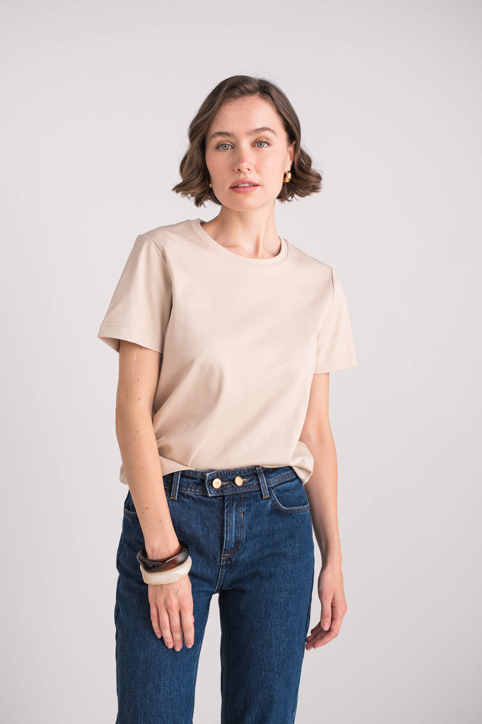 jw.atelier - Wholesale T-Shirt - Women's - 100% premium cotton short-sleeve T-shirt7