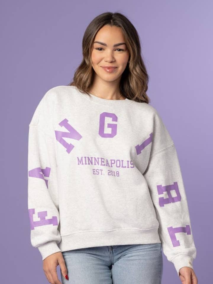 Équipe graphique surdimensionnée Fan Girl pour la vente par Fan Girl Clothing