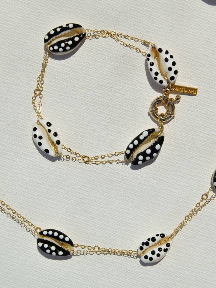 SHELL ME UP Bracelet - Black & White for wholesale by ARGI DANELI