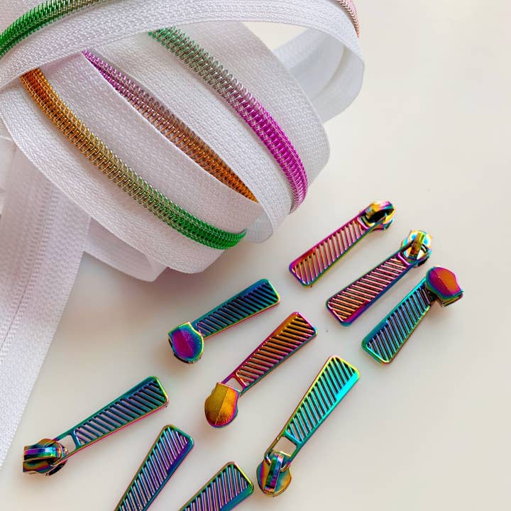 Sew Hungryhippie LLC - Wholesale Craft Supplies - Zipper White & Rainbow3