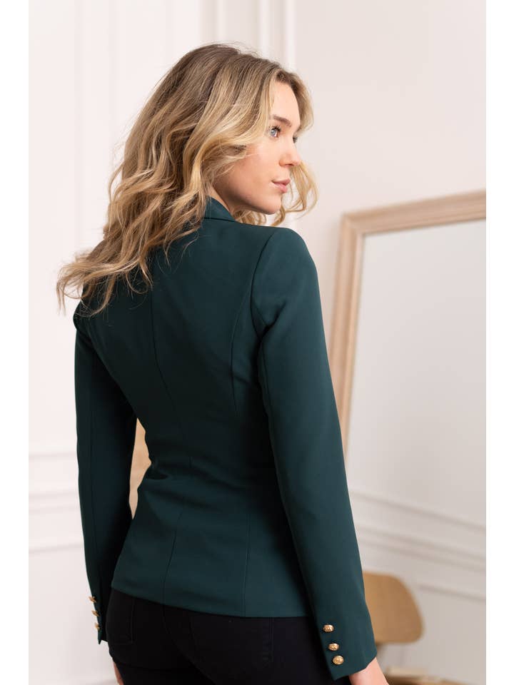 Attentif Paris – Großhandel Blazer – Damen – Attentif Paris zeitloser taillierter Blazer mit doppelreihigem Goldknopfmuster8