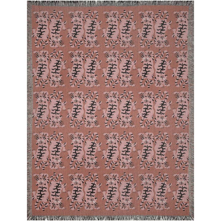 TaylorBassam - Wholesale Throw Blanket - Pink Groovy Tiger Pattern Woven Cotton Throw Blankets3