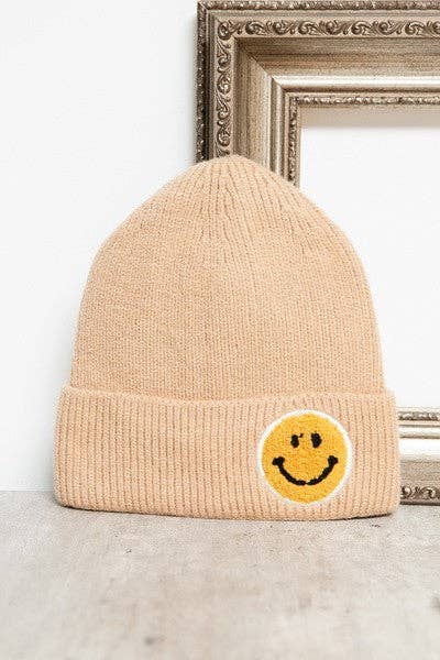 JOSSLYN by wall to wall - Wholesale Beanie - Women's - SMILEY FACE BEANIE HATS - HAPPY FACE BEANIE HATS | 40BN9003
