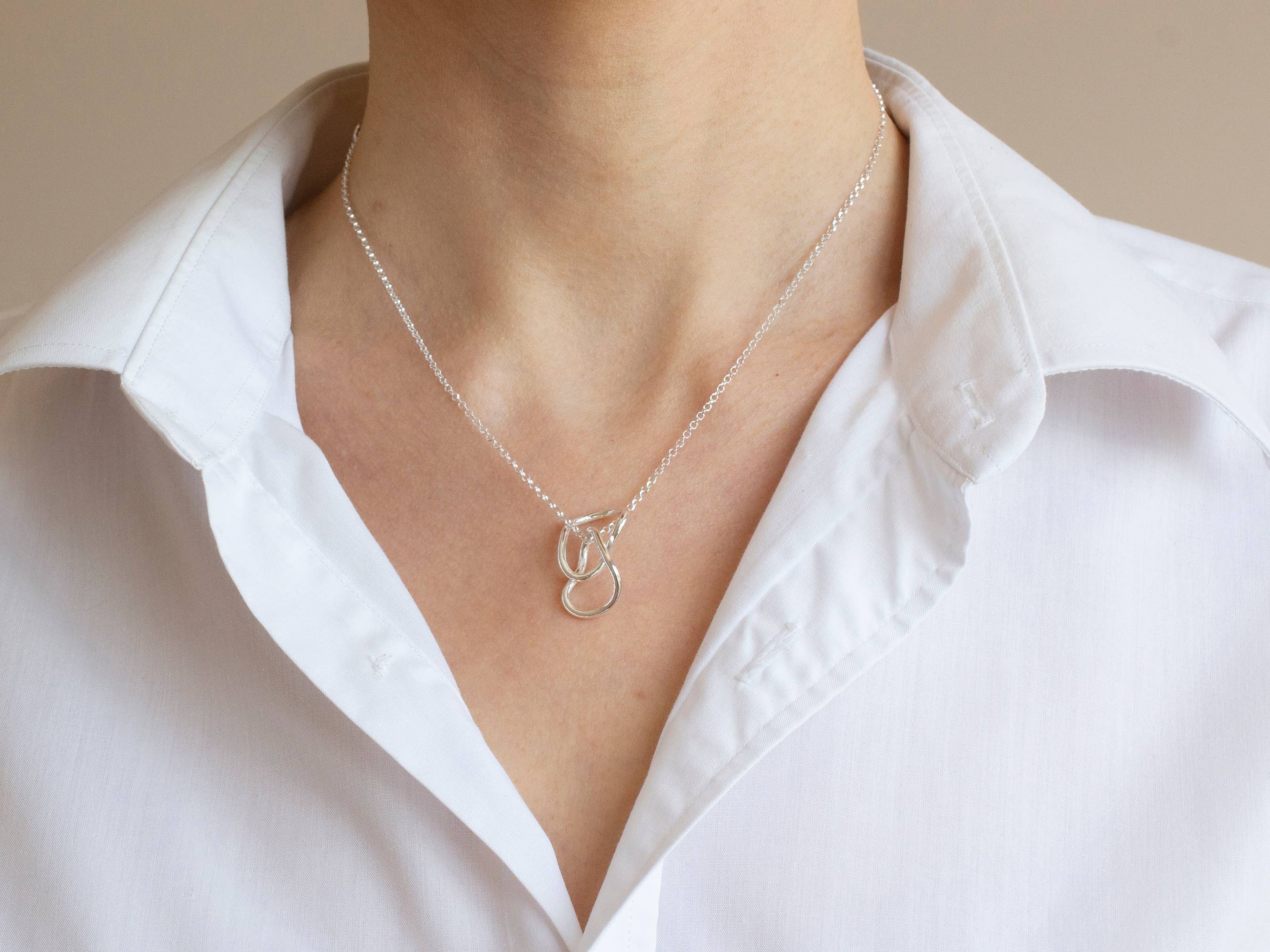Elina Briede Jewelry - Wholesale Pendant/Charm Necklace - Simple interlinked necklace0