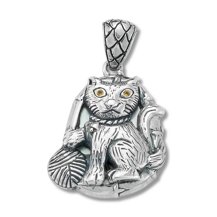 Gato SS brincando com pingente de fio com olhos citrinos por atacado de Eli Pebble