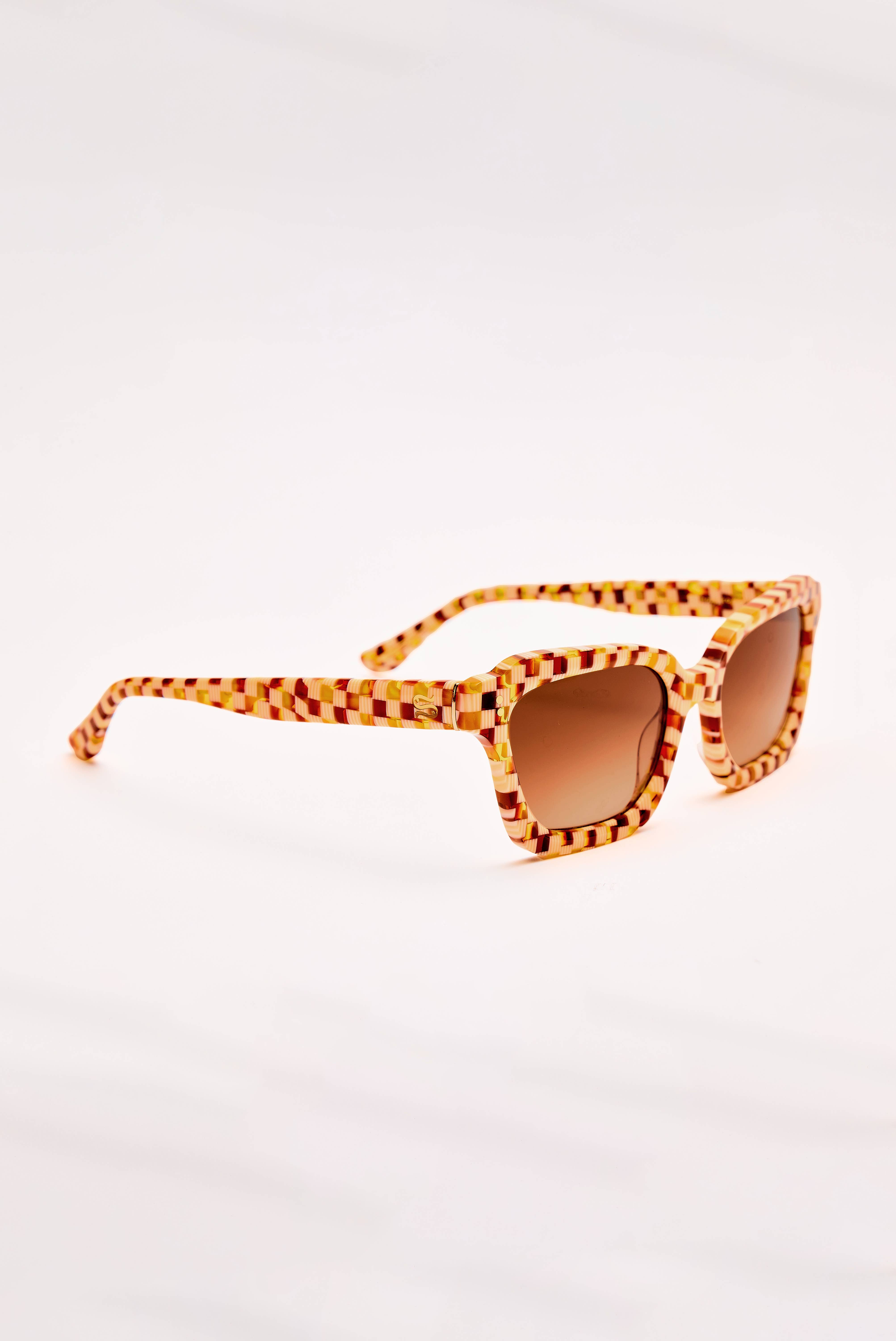 SARDINE – wholesale Sunglasses – Women's – SARDINE - Demi - Toasted Moxie Checkered Square Sunglasses2