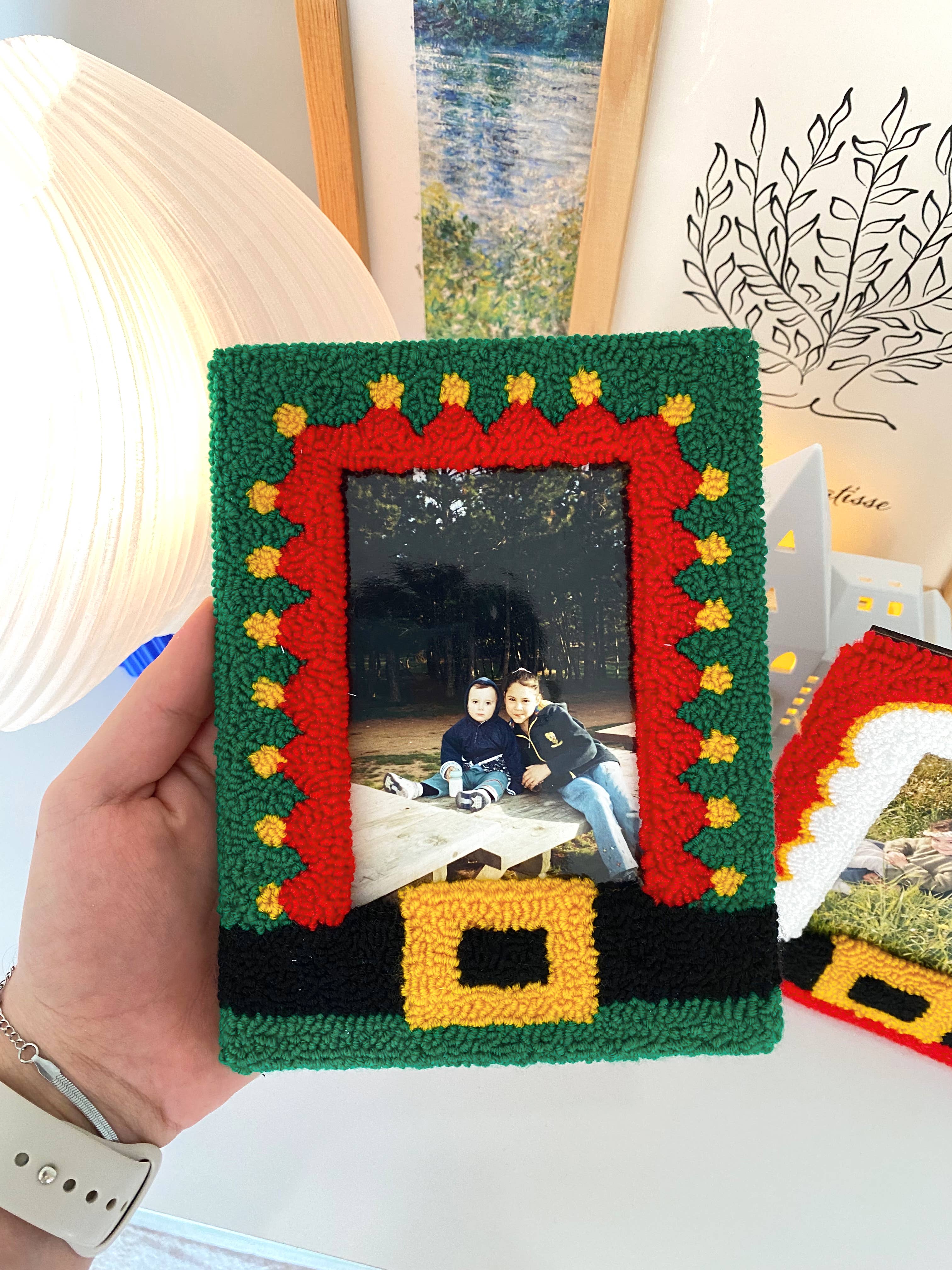 Mudita Rug Studio - Vendita all'ingrosso Cornice portafoto - Cornici per Foto con Punch Needle Natalizio – Decorazioni Fatte a Mano7