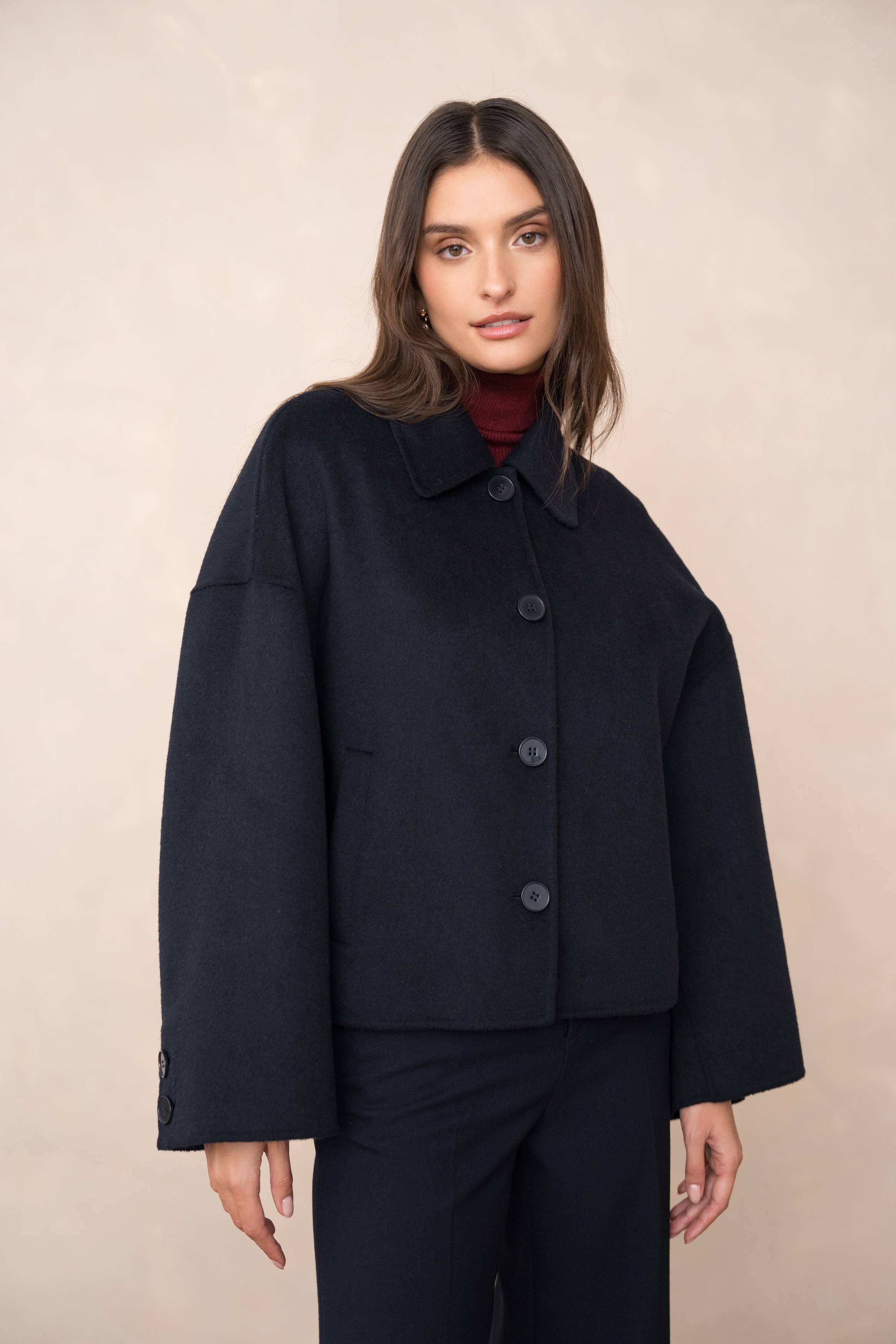 Attentif Paris - Vendita all'ingrosso Cappotto - Donna - Cappotto corto oversize artigianale in misto lana8