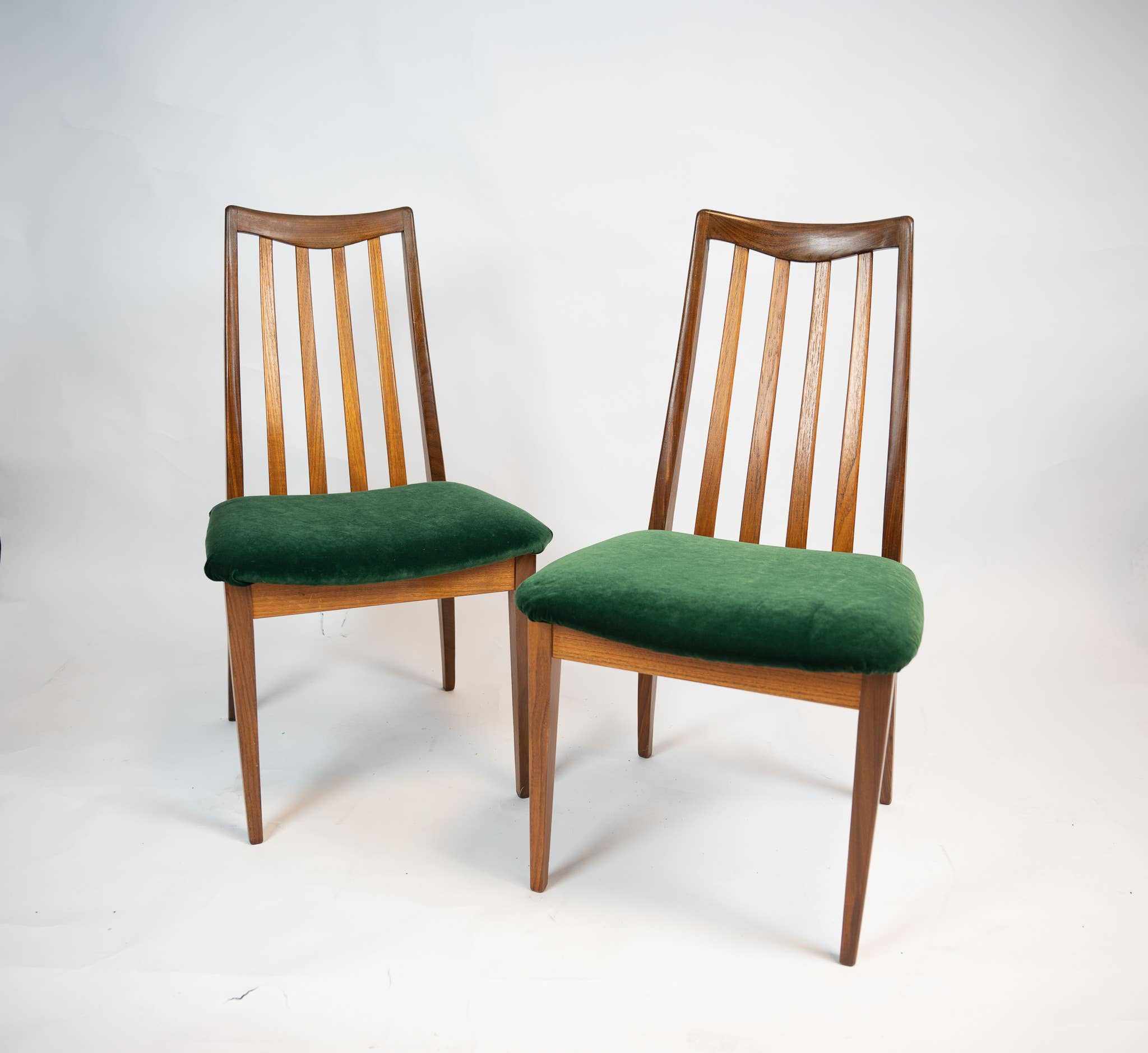 Sustainable & Salvaged - Wholesale Stoel - G-plan Velvet eetkamerstoel uit het midden9