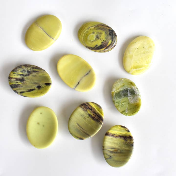 Soothing Crystals - Wholesale Spiritual Stone/Crystal - Lot of 20Pcs Serpentine Worry Stone Thumb Indent Crystal