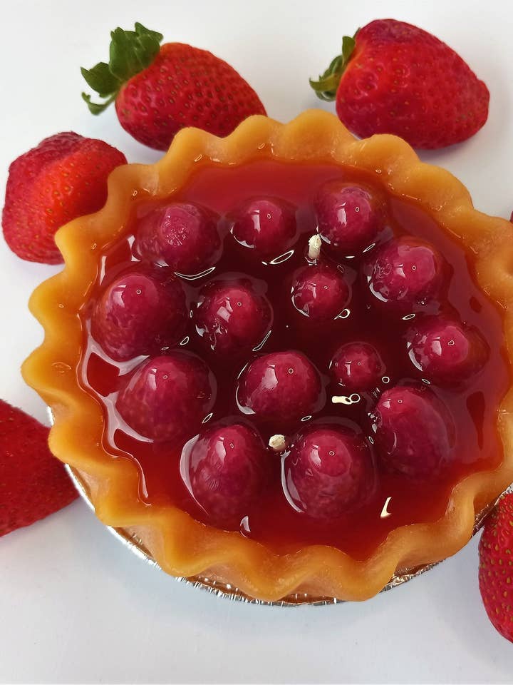 Strawberry Pie Candle 10oz - 5in for wholesale by Cozy Home Wax Company