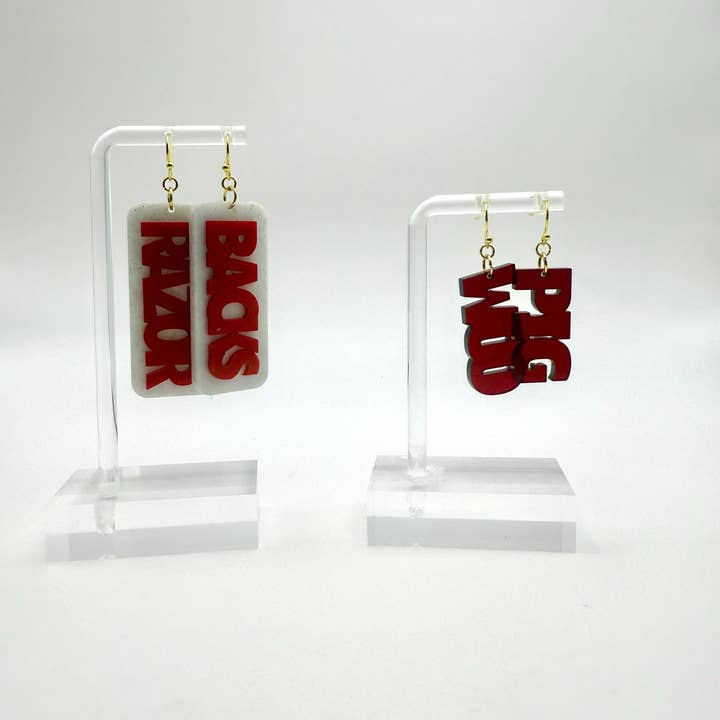 Boucles d'oreilles Razorbacks pour la vente par Fox & Flock