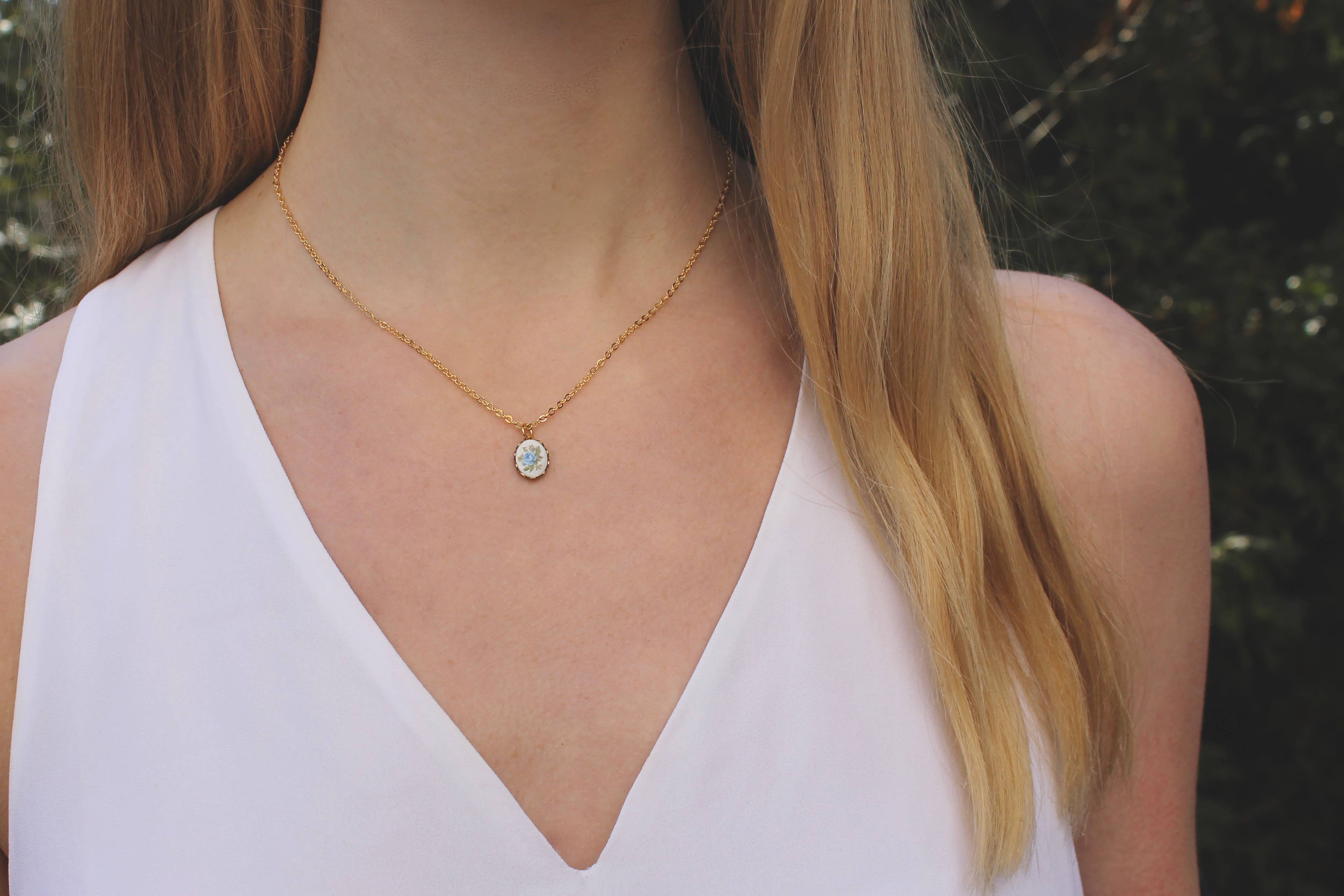 Vintage Acorn - Wholesale Pendant/Charm Necklace - Vintage Floral Necklace - Yellow Rose1