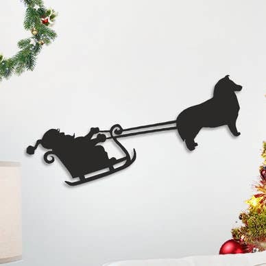 Décoration traîneau Père Noël Sheltie pour la vente par Steel Images