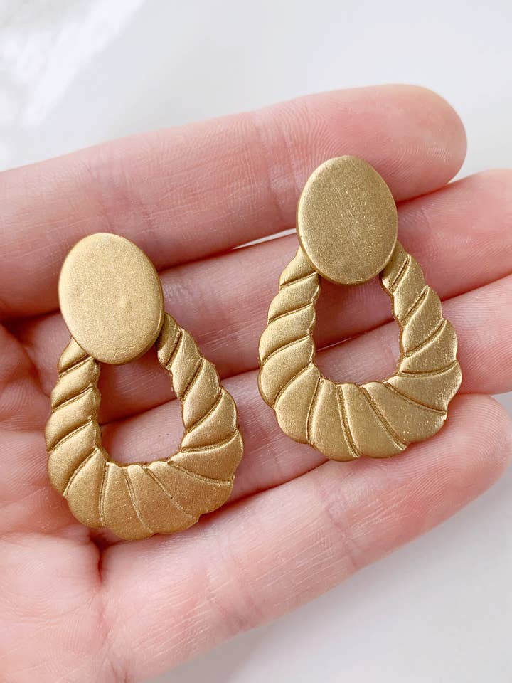 Skye en or antique pour la vente par Clay By Denae