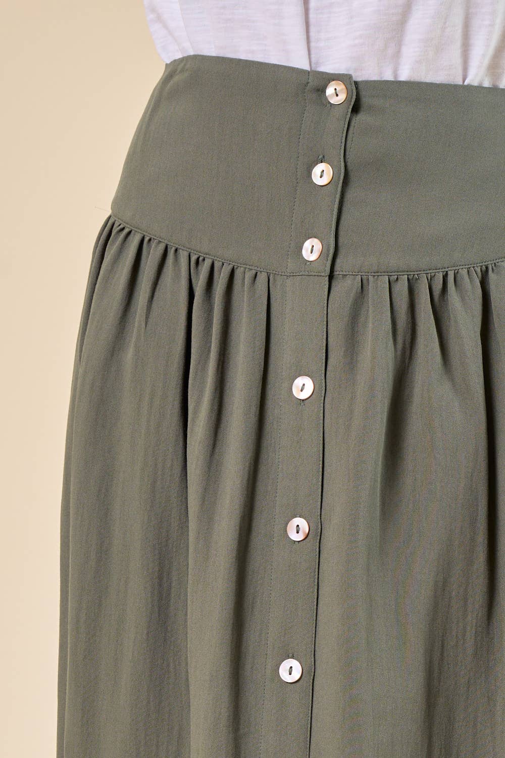 Doe and Rae - Vendita all'ingrosso Gonna - Donna - Gonna posteriore elasticizzata con bottoni sul davanti - 6366S8