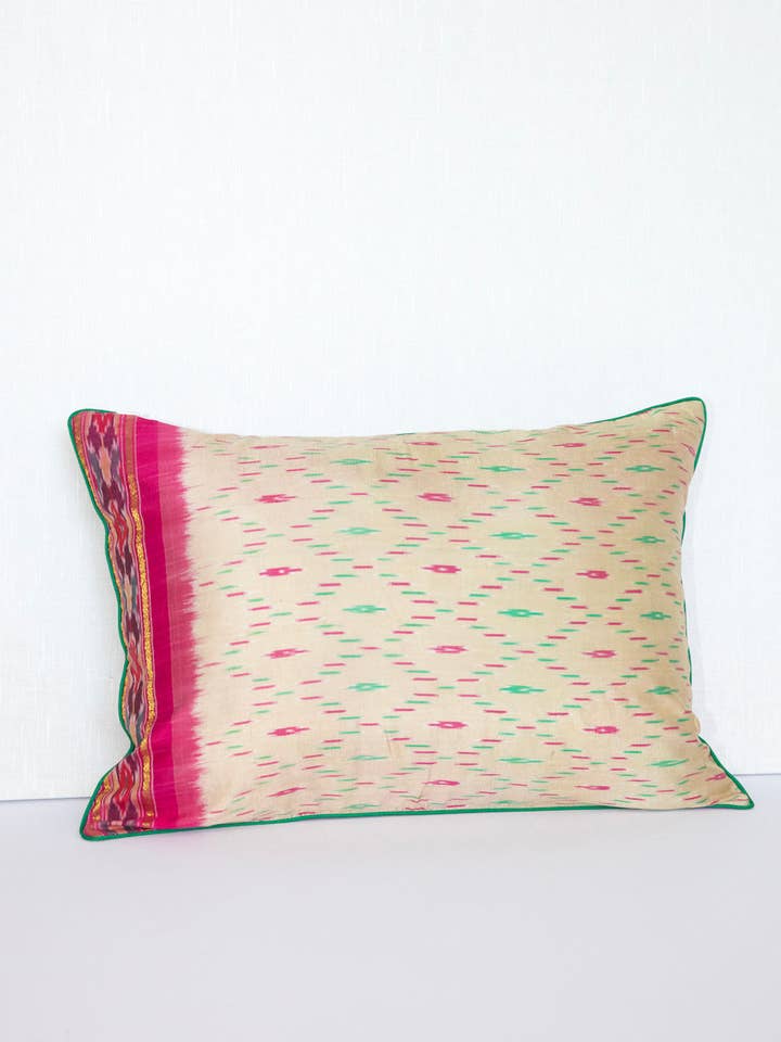 Housse de coussin Dewberry Vintage Silk Sari 12x20 pour la vente par Rameti studios